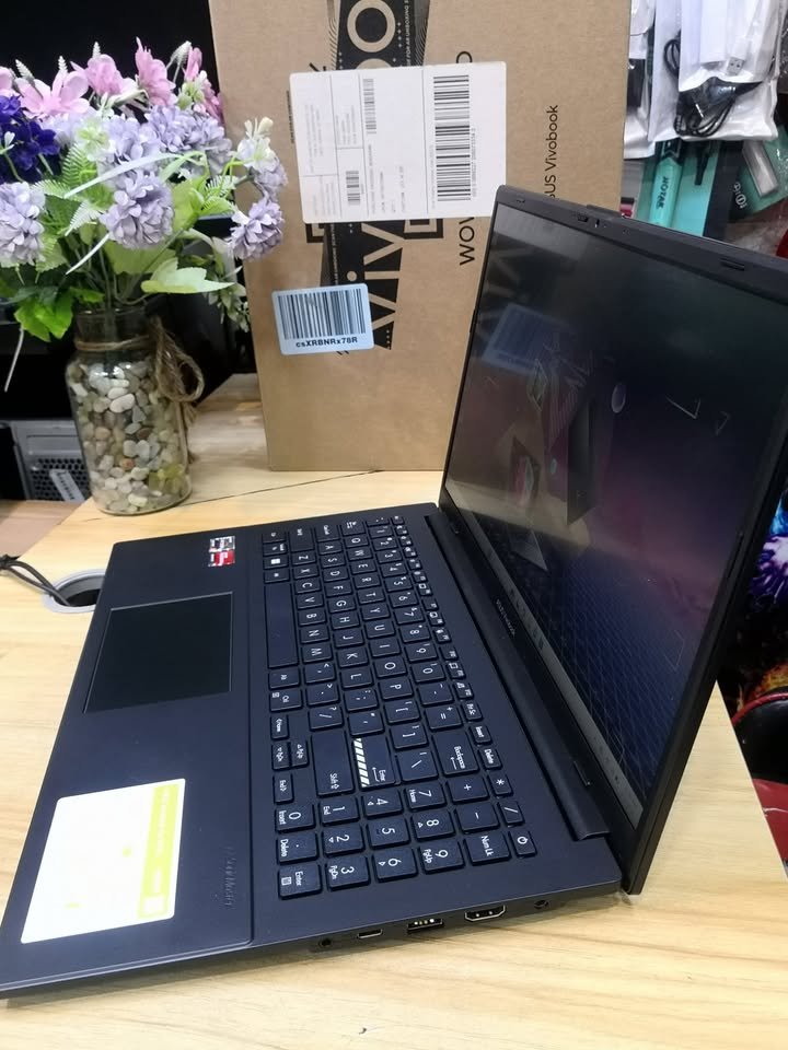 ASUS Vivobook Go 15 OLED ports
