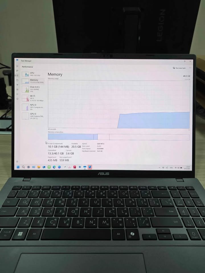Close view of ASUS Vivobook S16 IPS