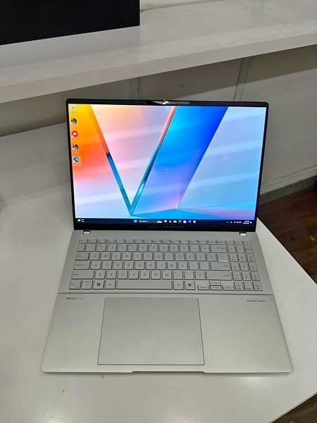 ASUS Vivobook S16 Display