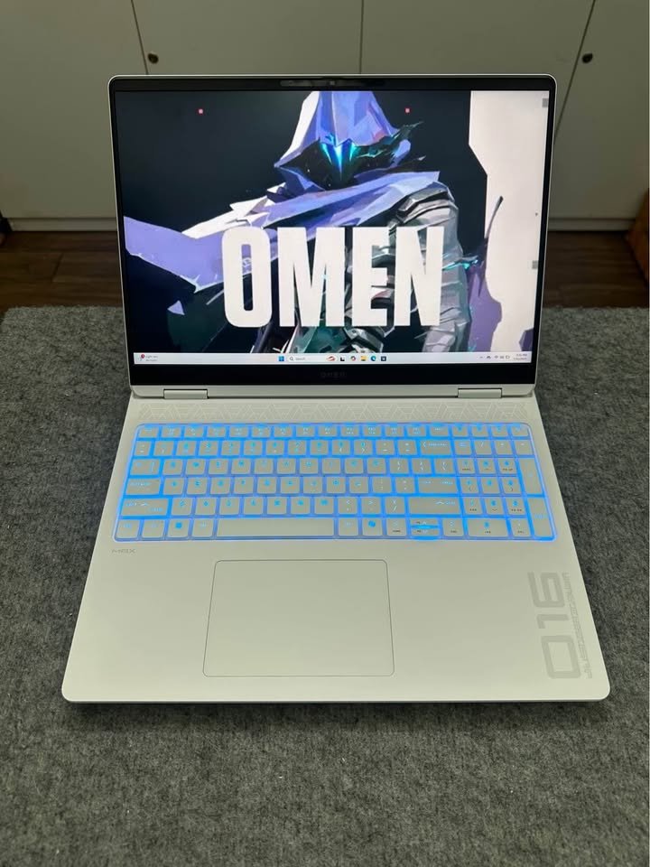 HP Omen Intel Core Ultra 9 285H display