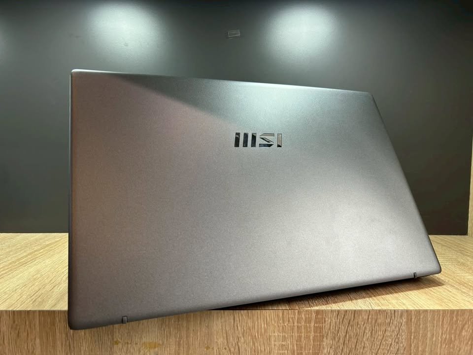 MSI Modern 15 backside